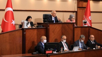 İBB Meclisi'nde çocuk kitabı gerginliği tansiyonu yükseltti