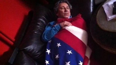 Can Dündar gri listeye eklendi