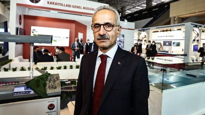 Ulaştırma ve Altyapı Bakanı Uraloğlu açıklamalarda bulundu! Elektrikli gemiler mi geliyor? Ankara- İstanbul arası artık kaç dakika?
