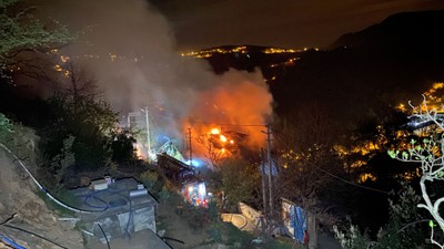 3 katlı binada çıkan yangın korkuttu!