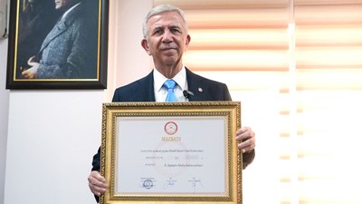 Ankara'da Mansur Yavaş mazbatasını aldı