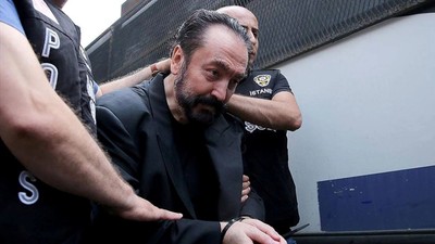 Cumhurbaşkanına hakaret suçundan kaçmak için yapılan başvuru ifşa edildi