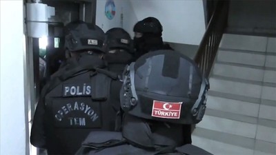 78 şehirde dev operasyon! Binlerce silah ele geçirildi