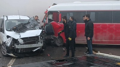 Bitlis’te zincirleme kaza: 23 araç çarpıştı
