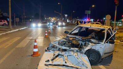 Adıyaman'da iki otomobil çarpıştı: 4 yaralı