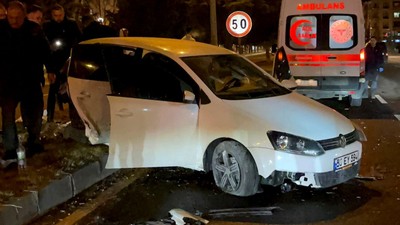Nevşehir'de 2 otomobil çarpıştı! Yaralılar var