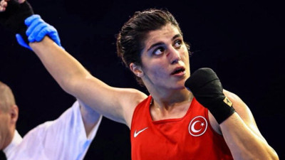 Busenaz Sürmeneli Dünya Boks Şampiyonası’nda çeyrek finale yükseldi