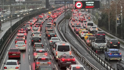 İstanbul'da trafikte son durum nasıl? İşte yoğunluk olan bölgeler...