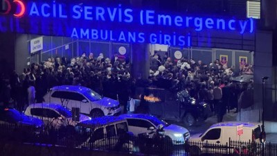 Beyoğlu’nda küçük yaştaki sürücü dehşeti: Kaldırımda oturan kişiye çarptı, kaçtı!