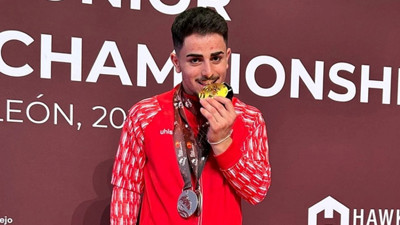 Kaan Kahriman’dan rekor kaldırışla altın madalya