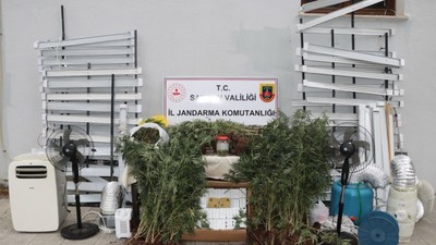 Evini uyuşturucu serasına çevirdi!