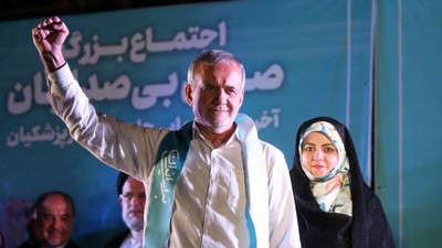 Pezeşkiyan'dan Trump'a sert çıkış: “Biz mi savaşıyoruz, siz mi?”