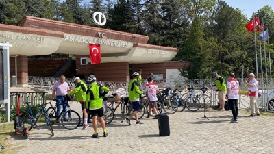 Bisikletle Ankara'ya gelen memurlardan 3600 ek gösterge çağrısı