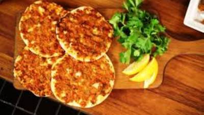 İstanbul'da satılan lahmacunun içinden bakın ne çıktı