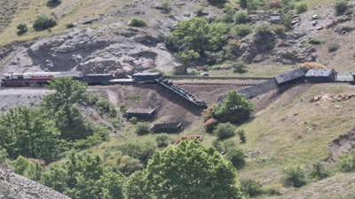 Son dakika: Karabük-Mazıdağı yük treni raydan çıktı
