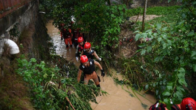 Toprak kayması: 2 kişi hayatını kaybetti, 19 kişi ise kayıp