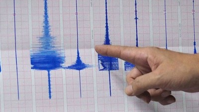 5,7 büyüklüğünde deprem: 100’den fazla ev zarar gördü