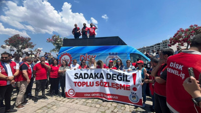 İzmir’de işçilerden büyük yürüyüş: Grev ikinci gününde Gündoğdu Meydanı’na aktı