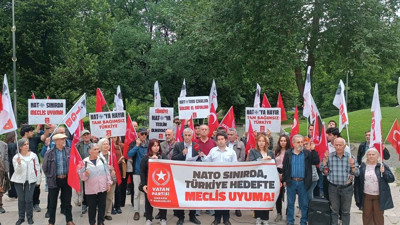 NATO sınırda, Meclis sessiz: Vatan Partisi ve TGB'den TBMM önünde eylem