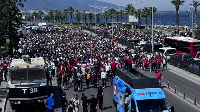 İzmir’de Belediye işçilerinden “eşit işe eşit ücret” talebiyle yürüyüş