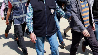 Mersin’de şafak baskını: 89 aranan zanlı tek tek yakalandı!