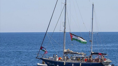 İsrail'den Madleen'e müdahale: Askerler gemiye çıktı