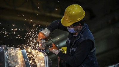 Yüksek faiz üretimi vurdu: Nisan'da yüzde 3,1 azaldı