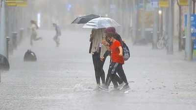 Meteoroloji'den 17 Haziran alarmı! Gök gürleyecek, yollar göle dönecek