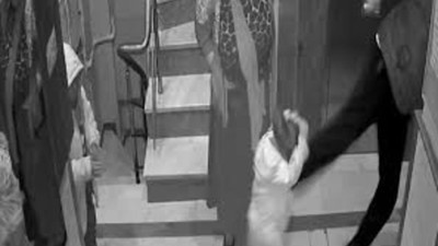 Eyüpsultan’da dehşet! Kızını tekmeleyen baba tutuklandı