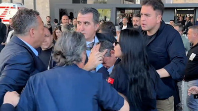 Özgür Özel’e tokat atan Selçuk Tengioğlu tutuklu yargılanıyor: “Duygusal davrandım, hâlâ kızgınım”