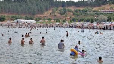 Hazar Gölü’nde yüzerken fenalaştı: Kalp krizi geçiren Mustafa Nacar hayatını kaybetti