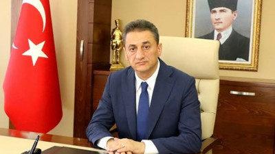 Sivas’ta feci kaza: Eski Vali ölümden döndü!