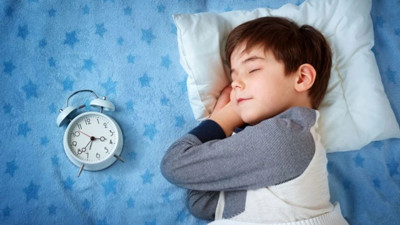 Çocuklarda büyümeyi durdurabilir: Yaz tatilindeki bu alışkanlık tehlike saçıyor!