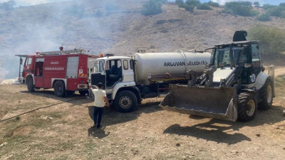 Malatya Arguvan'da ahır yangını çıktı: 10 küçükbaş hayvan telef oldu