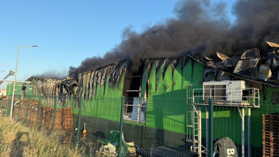 Balıkesir’in Gönen ilçesinde süt fabrikasında yangın çıktı