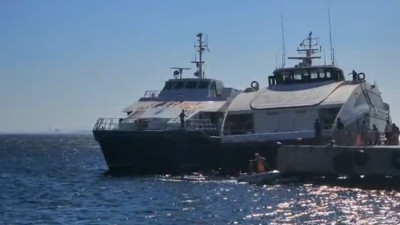 İDO deniz otobüsü Avşa Adası açıklarında kayalıklara çarptı!