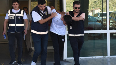Cinayetten sonra kendini ihbar etti, sahte askeri kimlikle yakalandı
