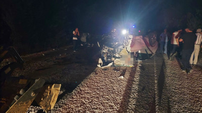 Köy yolunda korkunç kaza: 6 kişi hayatını kaybetti