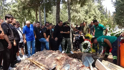 Fenerbahçe bayrağıyla uğurlandı! Jrokez lakaplı Oğuzhan Dalgakıran toprağa verildi