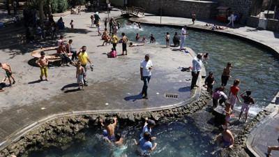 Termometreler 48 dereceyi gösterdi: Kent adeta kavruluyor