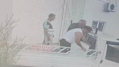 Uzaklaştırma kararını hiçe saydı! Boşanma aşamasındaki koca evi 3,5 dakikada boşalttı!