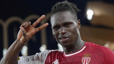 Wilfried Singo İstanbul’da! Galatasaray’ın yeni transferi taraftarı heyecanlandırdı