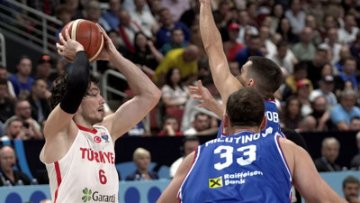 A Milli Erkek Basketbol Takımı Sırbistan’ı devirdi! Namağlup lider olarak son 16’ya yükseldi