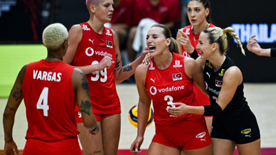 Filenin Sultanları'ndan büyük başarı! Türkiye voleybolda dünya ikincisi oldu!