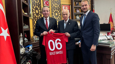 Gençlerbirliği Spor Kulübü Başkanı Osman Sungur, MHP Genel Başkanı Devlet Bahçeli ile görüştü