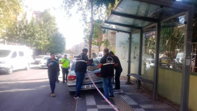 Şanlıurfa’da otomobil durağa daldı: Ölü ve yaralılar var!