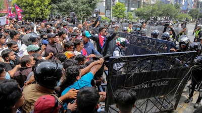 Nepal’de sosyal medya yasağı krizi: Başbakan Oli protestolar sonrası istifa etti