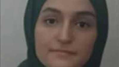 Bahçede hareketsiz keçiyi kaldırırken feci ölüm