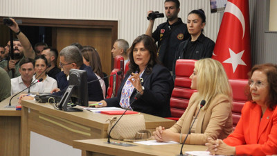Aydın Büyükşehir Belediye Meclisi ikinci kez ertelendi: Özlem Çerçioğlu ile CHP’li üyeler arasında tansiyon yükseldi