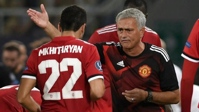 Yıldız futbolcudan olay itiraf: “Mourinho beni kulüpten kovmak için her gece mesaj atıyordu!”